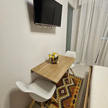 לינה וארוחת בוקר Dagnini16 3*